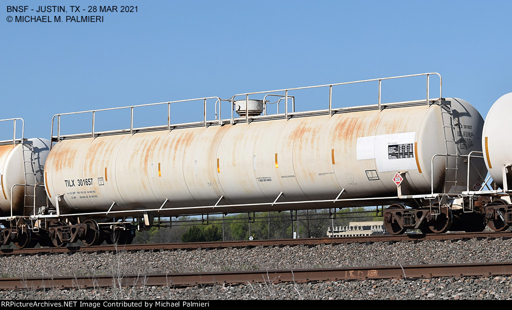 TILX Tank Car 301657